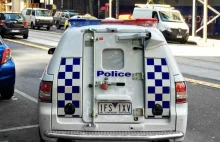 Policja w Melbourne szuka Afrykańczyka! Na boso z atrapą broni obrabował sklep.