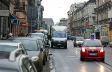 Kraków. Dziadek niszczył samochody, bo... były źle zaparkowane