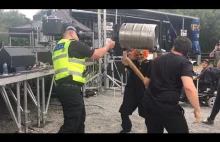 Wyluzowany policjant przyłączył się do koncertu Slipknowt A Tribute to Slipknot