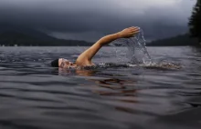 Pływanie minuta po minucie. Jak pływanie kształtuje ciało i organizm?