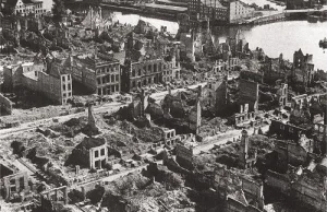 Gdańsk - Danzig 1945 - kolorowe, czarnobiałe zdjęcia i filmy