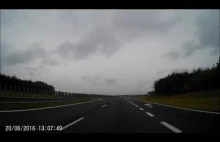 Wymuszenie i nagłe hamowanie na autostradzie A2.