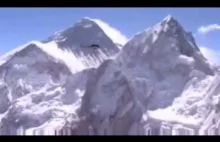 Lądowanie helikoptera na szczycie Everestu