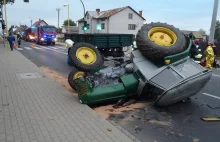 Bardzo niebezpieczne zderzenie ciągnika z osobówką