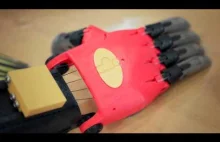 Tanie protezy dłoni i ramion z drukarki 3D dla potrzebujących.