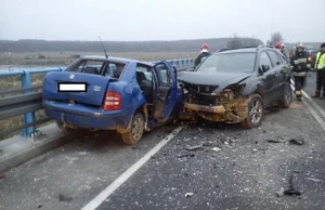 Wyprzedzanie wprost na czołówkę - za wolno i na ciągłej (WIDEO