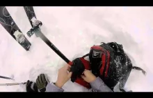 Lawina śnieżna zasypuje jednego z narciarzy - natychmiastowy akcja ratunkowa