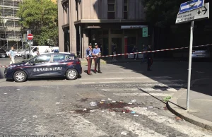 Karabinier zasztyletowany na służbie w centrum Rzymu. Poszukiwania Afrykańczyków