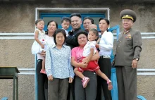 Północnokoreańska rodzina na spotkaniu ze swoim ukochanym przywódcą