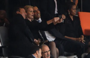 Na pogrzebie Mandeli uśmiechnięty Obama robił sobie "sweet focie"