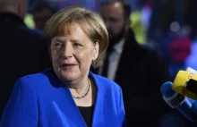 Większość Niemców przeciwna polityce migracyjnej Merkel.