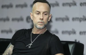 Nergal wyśmiewa hasło „Bóg, honor, ojczyzna”...