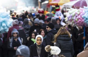 "Ofensywa islamizmu" we Francji. Zbliża się wojna domowa?