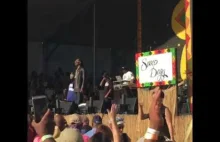 Tłumaczka języka migowego kradnie show na koncercie Snoop Dogga