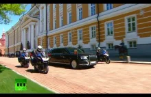 Putin podjeżdża na swoją inaugurację nową, zbudowaną przez Rosjan limuzyną