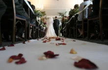 Ślub kościelny odchodzi do lamusa? Coraz mniej ślubów wyznaniowych