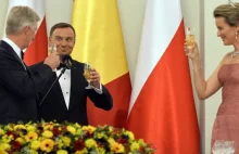 "Le Soir": król Belgii pił u prezydenta Dudy wino za 12 euro.