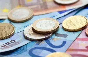 Polskie zarobki zrównają się ze średnią UE za 59 lat