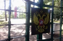 Skandal w Sokółce. Dwugłowy orzeł na bramie cmentarza