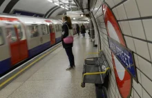 Londyn: Trzyosobowa rodzina wpadła na tory metra. Wszyscy przeżyli.