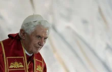 Benedykt XVI: Nie mogę milczeć. Celibat kapłanów jest niezbędny