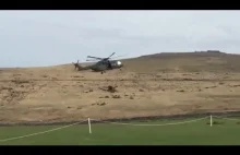 Starcie toalety ToiToi z helikopterem.