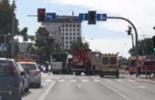 WYPADEK 15 osób w szpitalu, Autobus MPK uderzył w słup i sygnalizację...