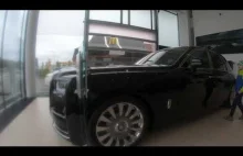 W salonie Rolls Royce