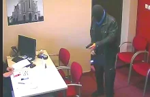 Napad na bank w Gorzycach: Policja szuka sprawcy [ZDJĘCIA, WIDEO, RYSOPIS]