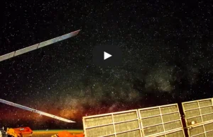 Stunning Time-Lapse Reveals Auroras and Earth From Space