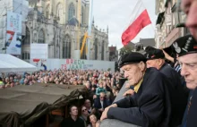 Weterani gen. Stanisława Maczka przywitani oklaskami przez mieszkańców Bredy