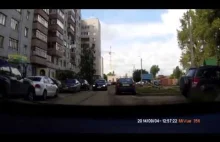 Rosja, kobieta za kierownicą i dziecko wbiegające pod koła