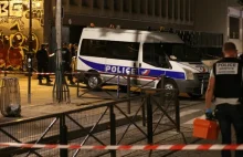 Atak przed kinem w Paryżu. Nożownik ranił 7 osób