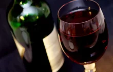 10 powodów, dla których warto pić kieliszek wina dziennie