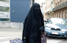 Muzułmanka nie chciała zdjąć chusty do zdjęcia. Pójdzie na cztery miesiące do...