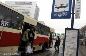 Ludzie przestają jeździć autobusami, bo za drogo.