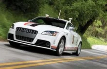 Stanfordzkie Audi TTS pomyka 190 km/h... bez kierowcy.
