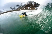 Extreme surfing in the Arctic
