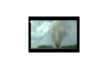 Tornado niszczy budynek farmy