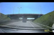 Niebezpieczne wyprzedzanie na wjeździe na A1