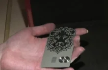 Lion's Bank jako pierwszy na świecie wprowadził metalową kartę kredytową
