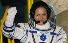 Kosmonautka zapytana o układanie fryzury pyta o fryzury swoich kolegów