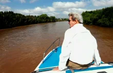 John Kerry w Wietnamie. Odwiedził miejsce, w którym zabił człowieka