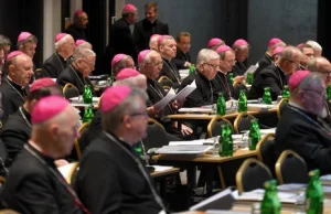 Biskupi przeciwko karcie LGBT+. „Nie liczy się z prawdą o ludzkiej naturze”