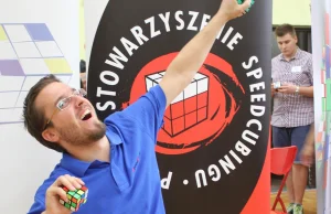 @Maskow podwójnym rekordzistą świata w układaniu kostki Rubika bez patrzenia