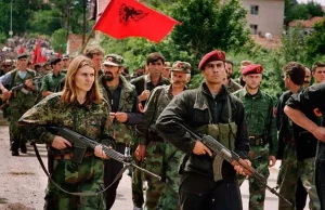 Kosowianie niezadowoleni z niepodległości