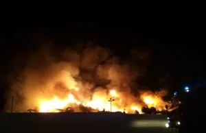 Kujawsko-Pomorskie: Pożar w zakładzie rozbiórki samochodów