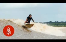 Surfowanie po Pororoca, niekończącej się fali Amazonki