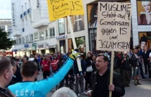 Niemcy wyszli na ulicę. Protestują przeciwko uchodźcom i polityce Merkel
