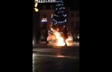 Imigranci muzułmańscy w Brukseli spalili choinkę noworoczną gdyż obrażała...